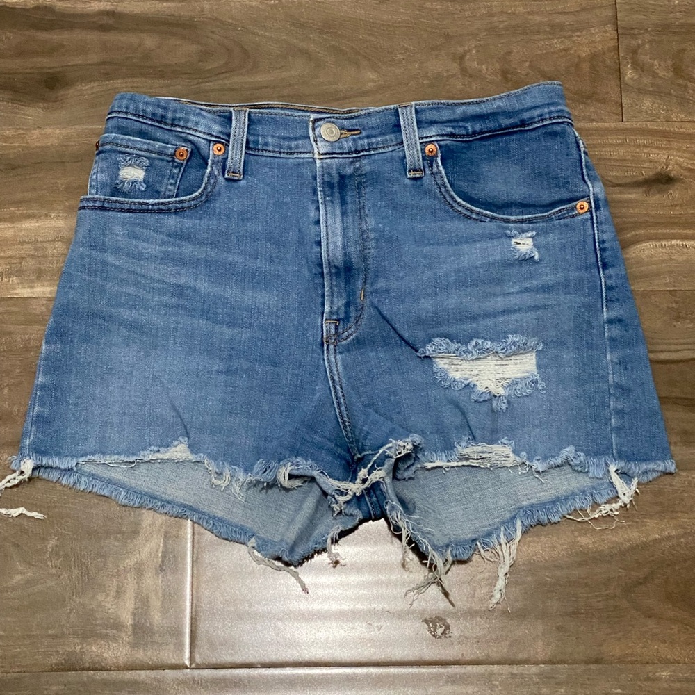 Levi’s high rise shorts 30